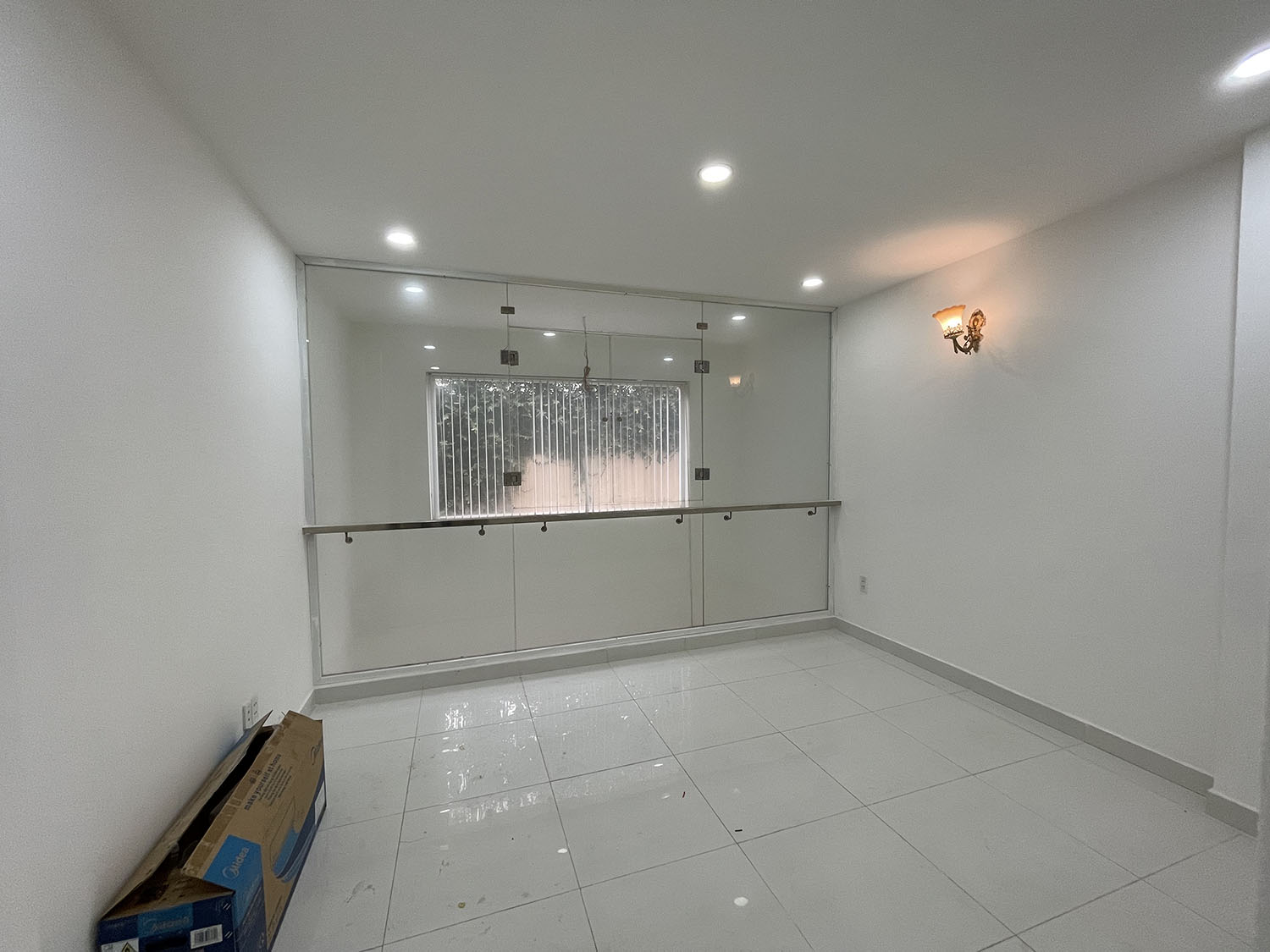 Chính chủ cho thuê nhà 3 lầu thiết kế cổ điển hẻm ôtô 7 chỗ 482/69K Lê Quang Định